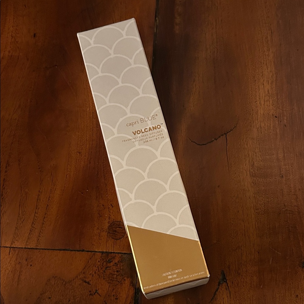 Capri Blue Volcano Capiz Reed Diffuser  new in box